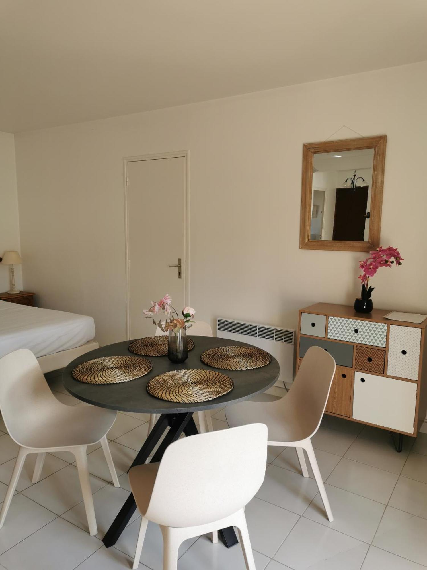 אביניון Residence Des Abeilles מראה חיצוני תמונה